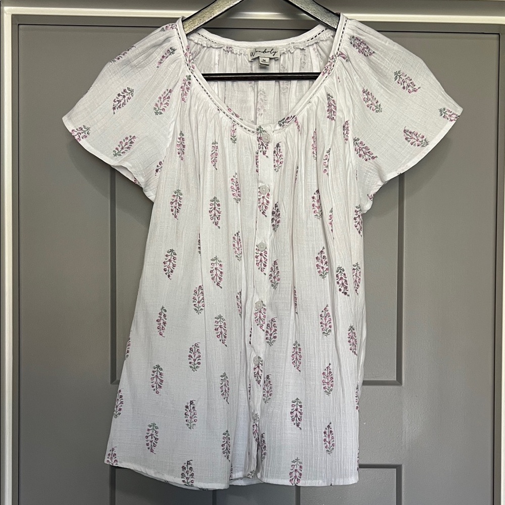 Wonderly White Blouse with Pink Floral Pattern Size Medium